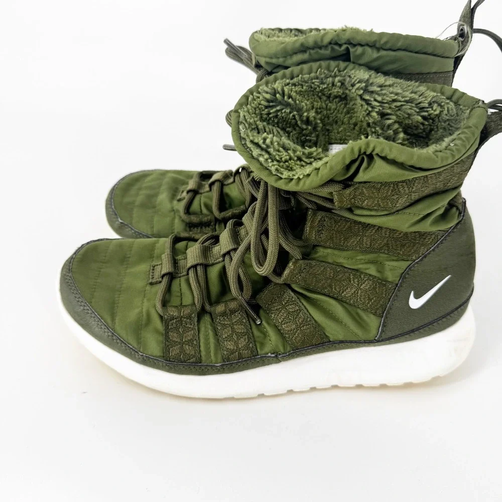 Nike Roshe Run Hi SneakerBoot Olive Green Faux Fur Winter Boots 615968-301 7.5